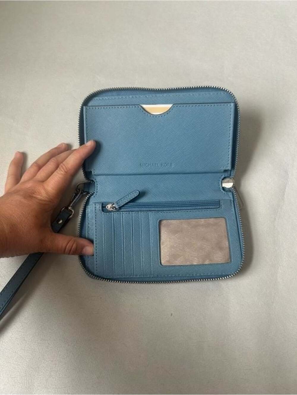 Michael Kors Jet Set Travel Flat Multifunction Phone Case Wristlet Sky Blue - Picture 4 of 6